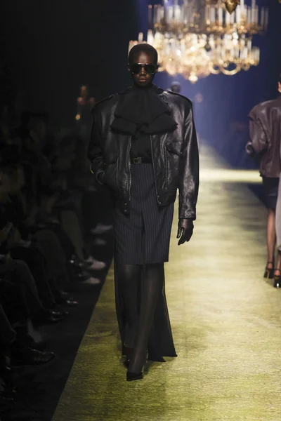 Look 9
